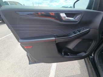 2025 Ford Escape ST-Line - miniatura 9
