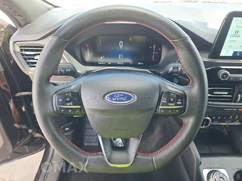 2025 Ford Escape ST-Line - miniatura 10
