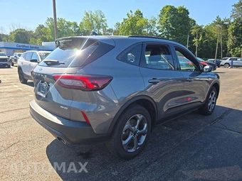 2025 Ford Escape ST-Line - miniatura 3