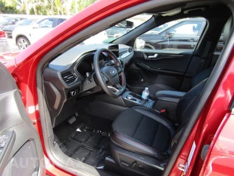 2025 Ford Escape ST-Line - miniatura 3