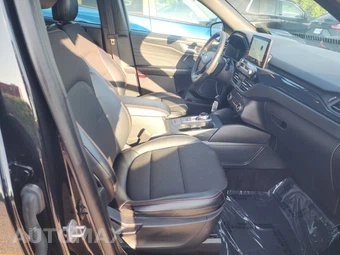 2025 Ford Escape ST-Line Select – miniatura 8
