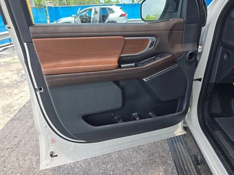 2025 Ford Expedition King Ranch - miniatura 9