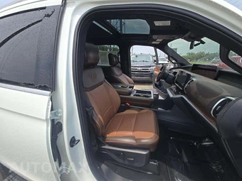 2025 Ford Expedition King Ranch - miniatura 16