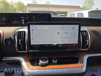2025 Ford Expedition King Ranch - miniatura 10