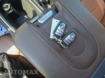 2025 Ford Expedition King Ranch - miniatura 8