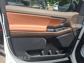 2025 Ford Expedition MAX King Ranch - miniatura 9