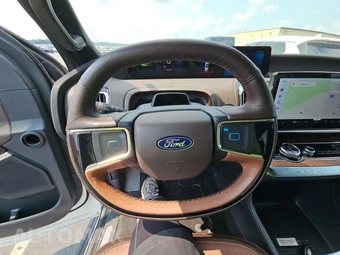 2025 Ford Expedition MAX King Ranch - miniatura 10