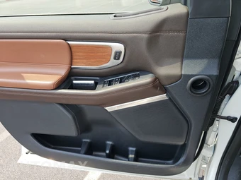 2025 Ford Expedition MAX King Ranch - miniatura 9