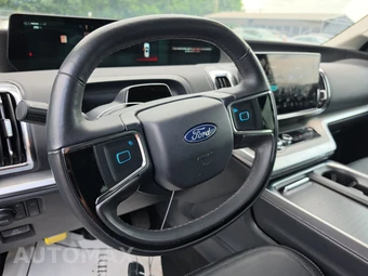 2025 Ford Expedition MAX Platinum - miniatura 10