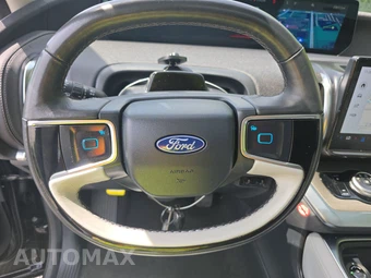 2025 Ford Expedition MAX Platinum - miniatura 10