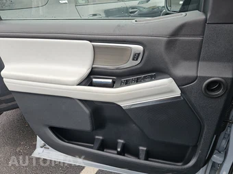 2025 Ford Expedition MAX Platinum - miniatura 9