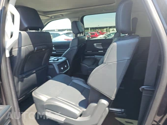 2025 Ford Expedition MAX Platinum - miniatura 13