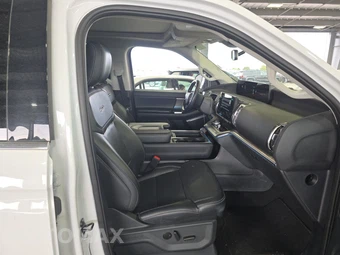 2025 Ford Expedition MAX Platinum - miniatura 8