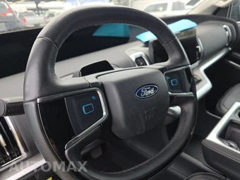 2025 Ford Expedition MAX Platinum - miniatura 10