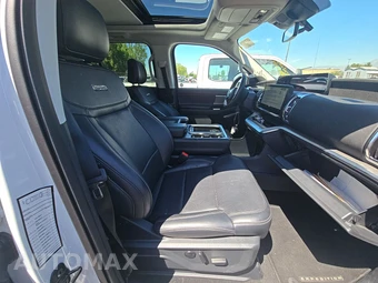 2025 Ford Expedition MAX Platinum - miniatura 8