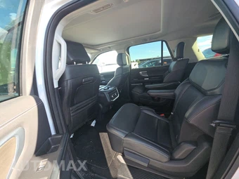 2025 Ford Expedition MAX Platinum - miniatura 13