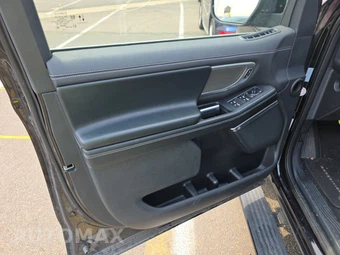 2025 Ford Expedition MAX Platinum - miniatura 9