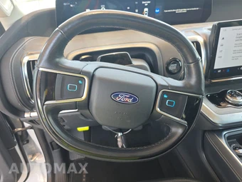 2025 Ford Expedition MAX Platinum - miniatura 10