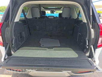 2025 Ford Expedition MAX Platinum - miniatura 17