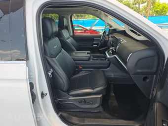 2025 Ford Expedition MAX Platinum - miniatura 8