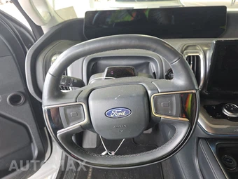 2025 Ford Expedition MAX Platinum - miniatura 10