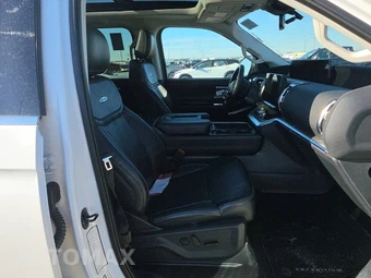 2025 Ford Expedition MAX Platinum - miniatura 8