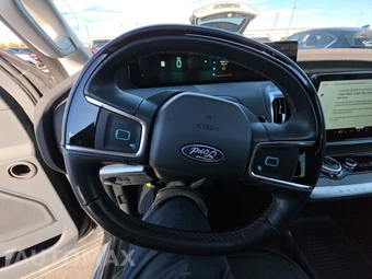 2025 Ford Expedition MAX Platinum - miniatura 10