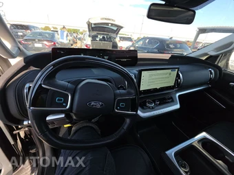 2025 Ford Expedition MAX Platinum - miniatura 11