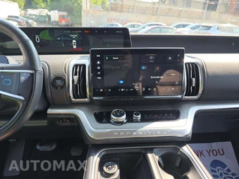 2025 Ford Expedition MAX Platinum - miniatura 10