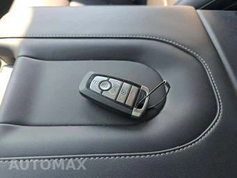 2025 Ford Expedition MAX Platinum - miniatura 8