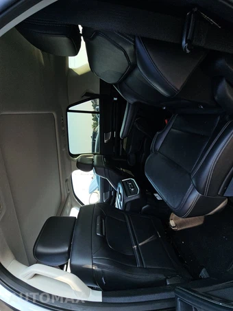 2025 Ford Expedition MAX Platinum - miniatura 13