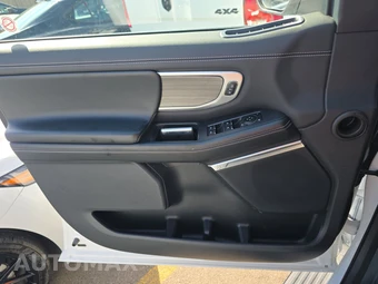 2025 Ford Expedition MAX Platinum - miniatura 9