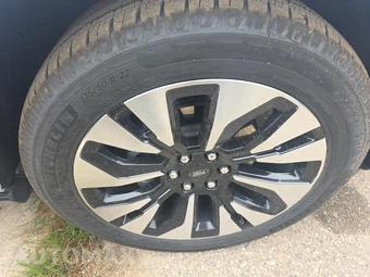 2025 Ford Expedition MAX Platinum - miniatura 9