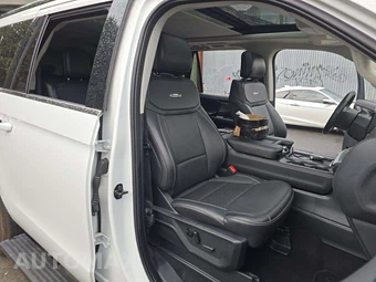 2025 Ford Expedition MAX Platinum - miniatura 19