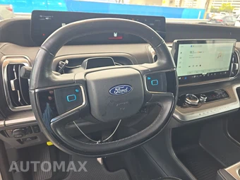2025 Ford Expedition MAX Platinum - miniatura 10
