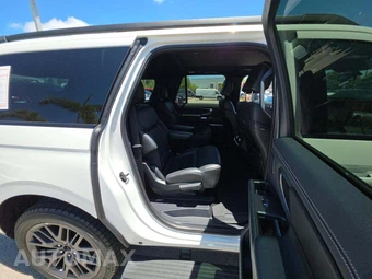2025 Ford Expedition MAX Platinum - miniatura 17