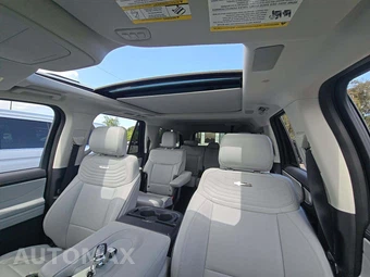 2025 Ford Expedition MAX Platinum - miniatura 11