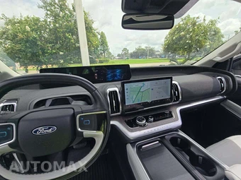 2025 Ford Expedition MAX Platinum - miniatura 10