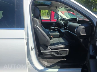 2025 Ford Expedition Platinum - miniatura 8