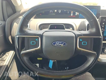2025 Ford Expedition Platinum - miniatura 10
