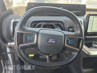 2025 Ford Expedition Platinum - miniatura 10