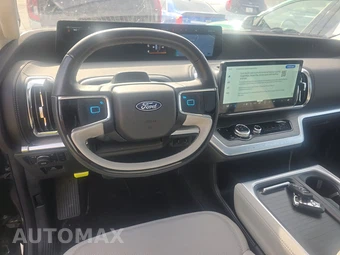 2025 Ford Expedition Platinum - miniatura 6