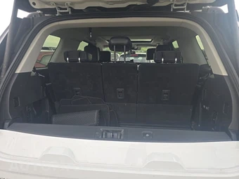 2025 Ford Expedition Platinum - miniatura 17