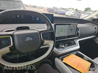 2025 Ford Expedition Platinum - miniatura 6