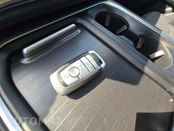 2025 Ford Expedition Platinum - miniatura 8