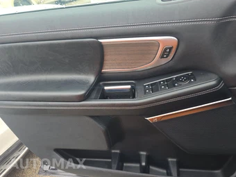 2025 Ford Expedition Platinum - miniatura 9