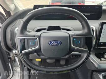 2025 Ford Expedition Platinum - miniatura 10