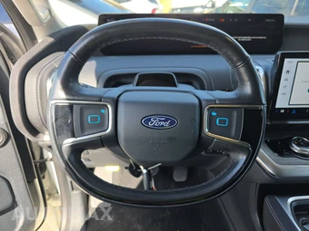 2025 Ford Expedition Platinum - miniatura 10