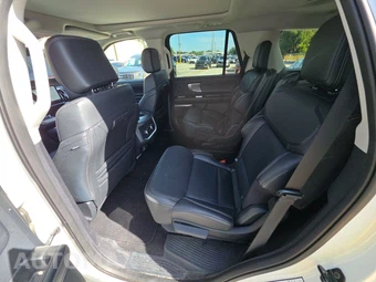 2025 Ford Expedition Platinum - miniatura 13