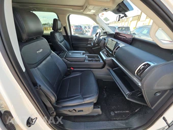 2025 Ford Expedition Platinum - miniatura 8